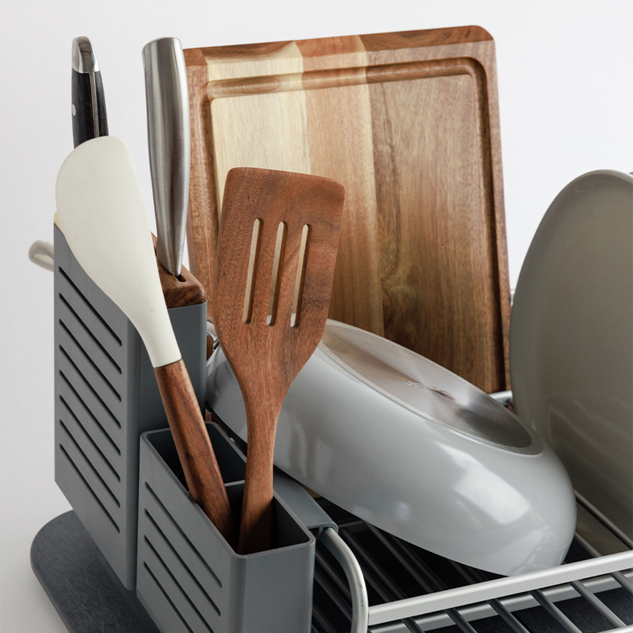 dishwashing rack with accessories