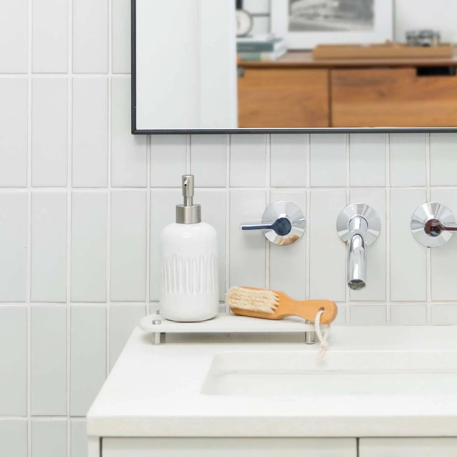 sandstone sink caddy in context