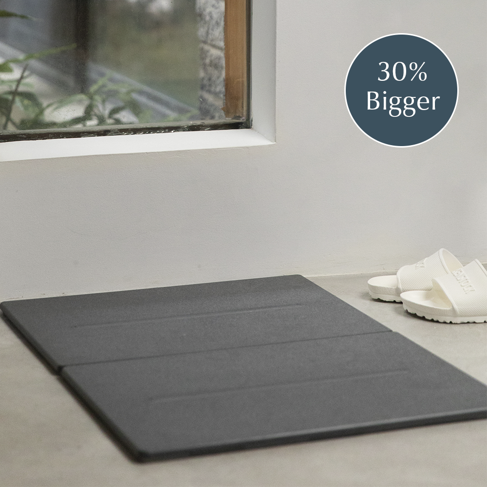 dark grey modern bath mat with diatomaceous earth