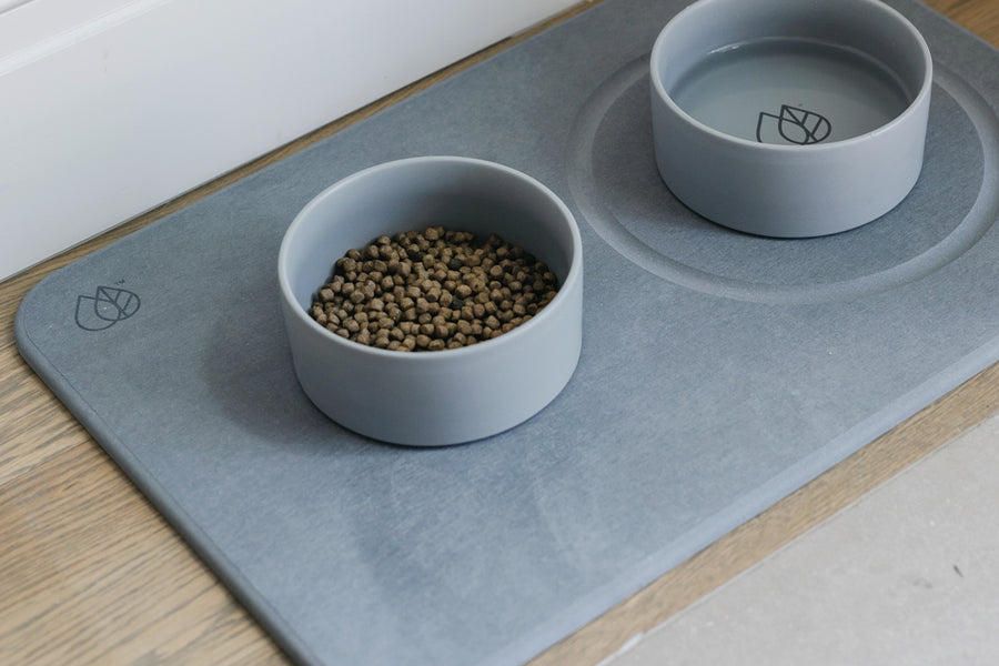 Dishwasher-safe ceramic bowls that hold up to 4 cups.