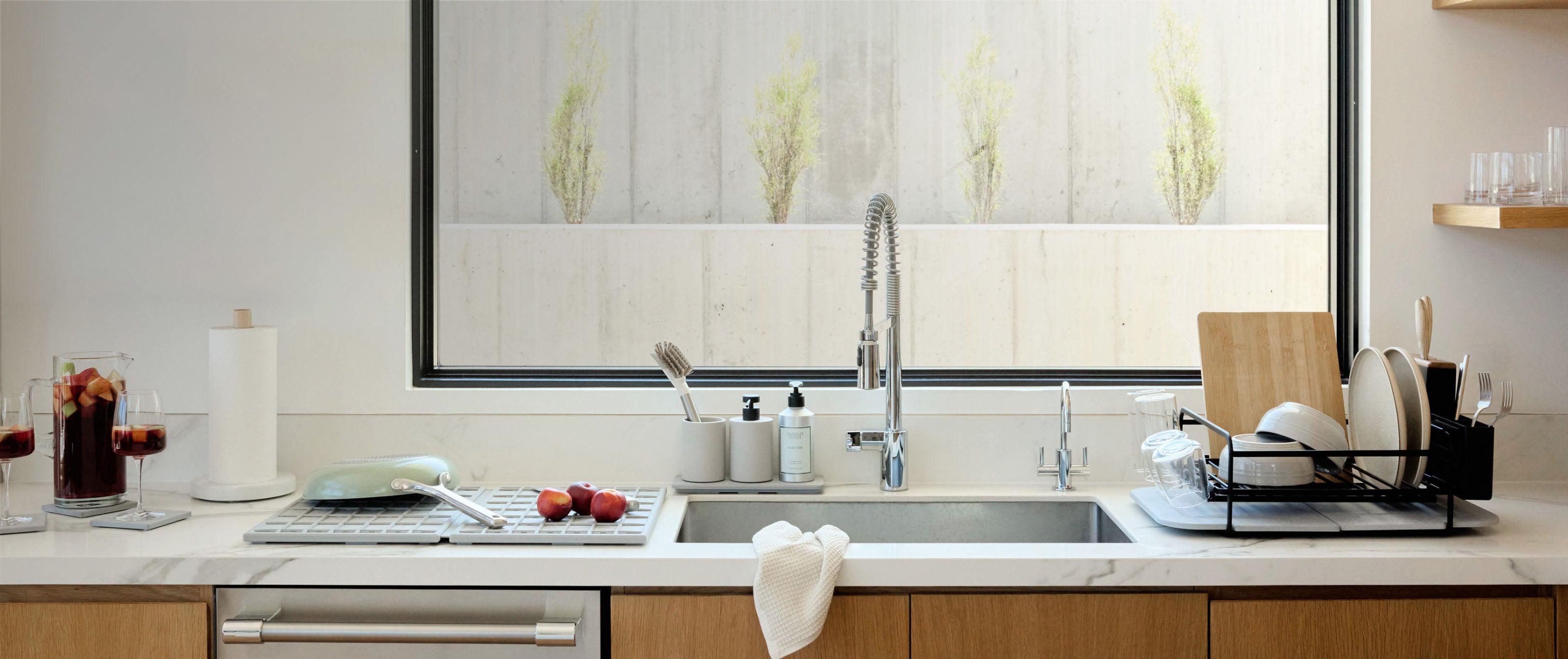 Large Ridge Dish Pad in Kitchen
