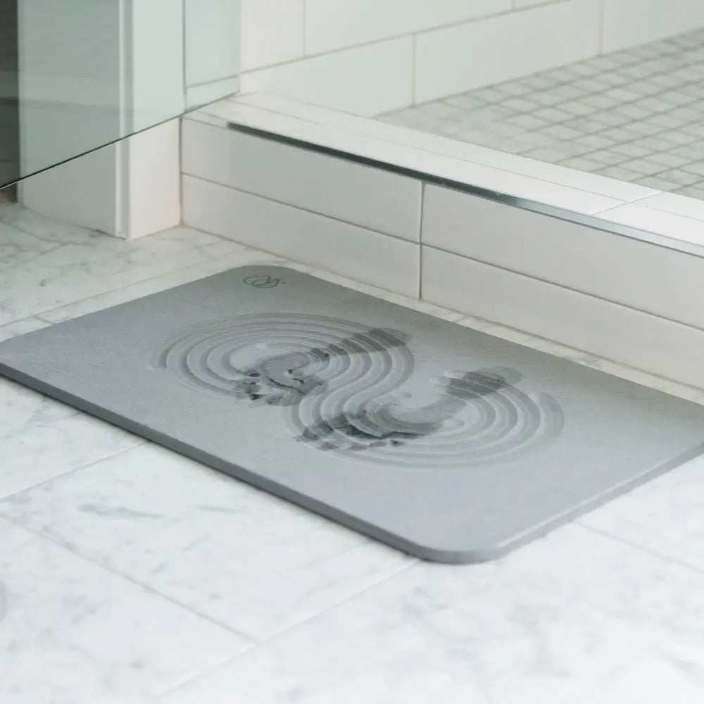 drying foot prints on bath mat