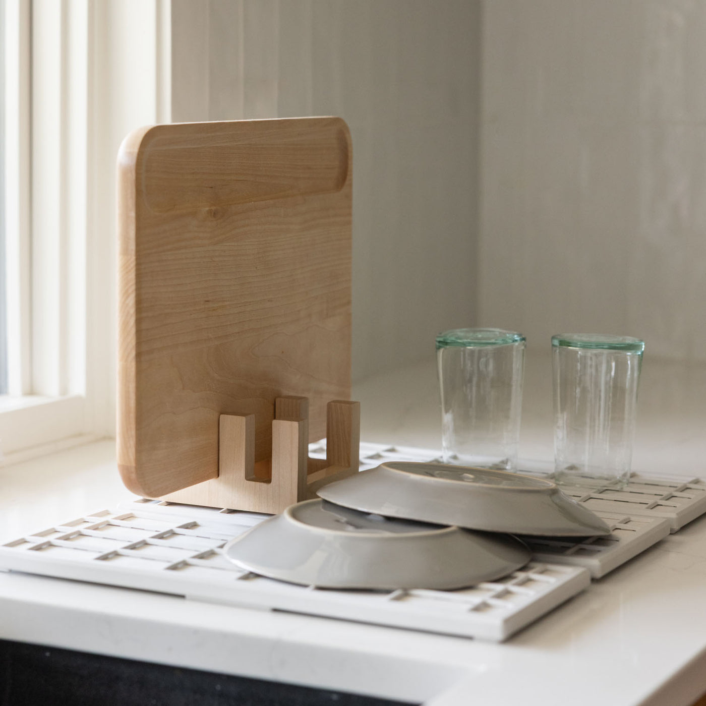 Maple Cutting Board Holder on Dorai Dish Pad.
