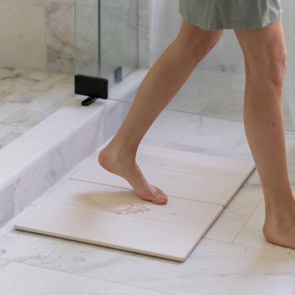Sandstone Medium Bath Stone dries quickly when you step out of the shower. 