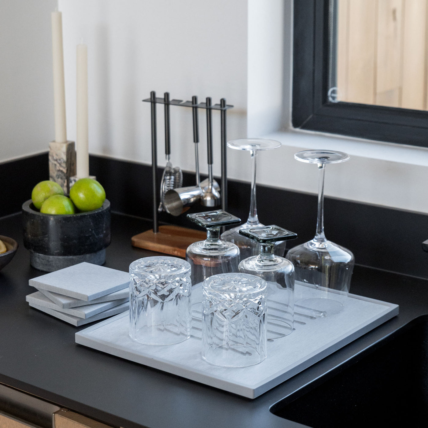 Neat and tidy quick-dry bar set. 