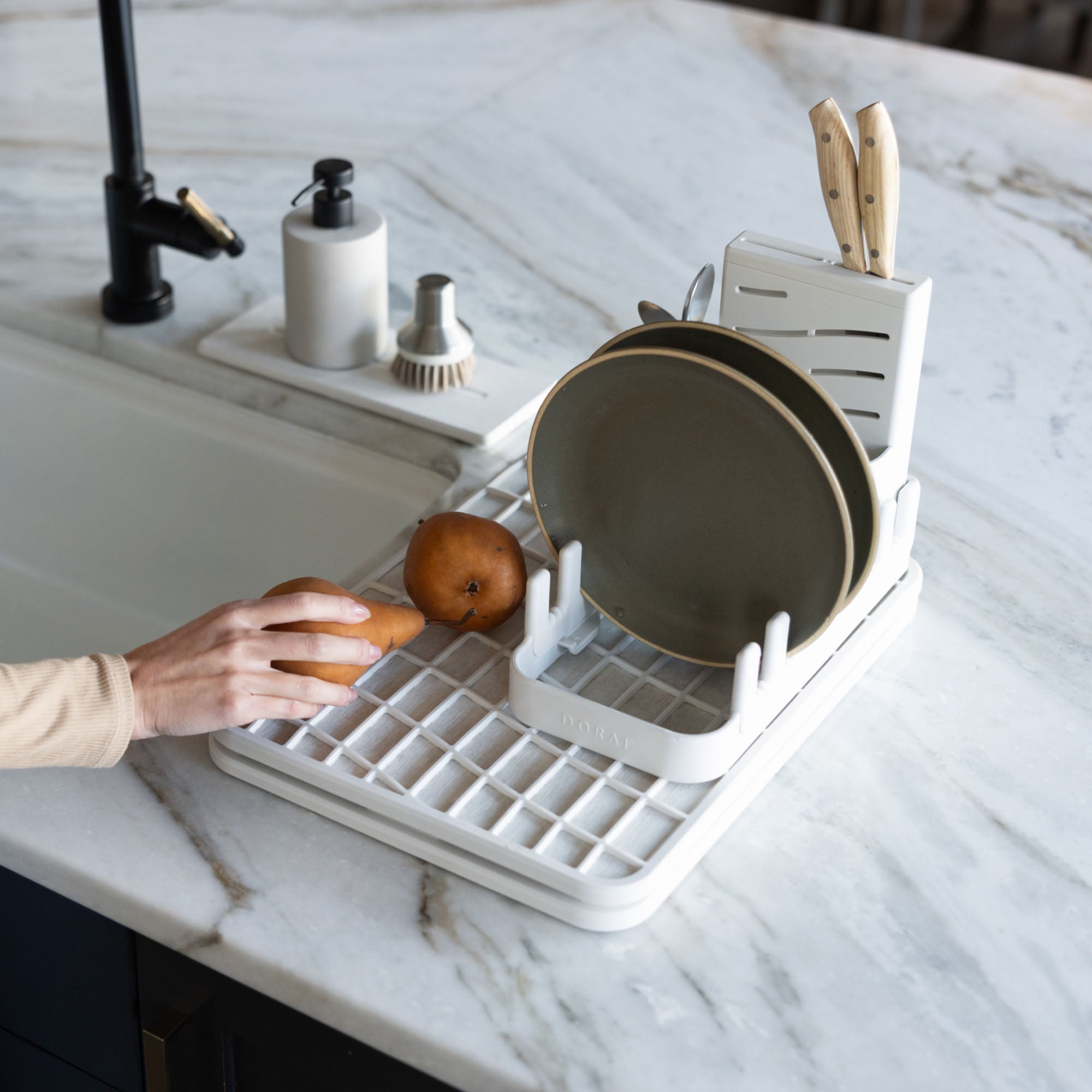 Glacier Dish Pad Rack on Large Dish Pad with plates.