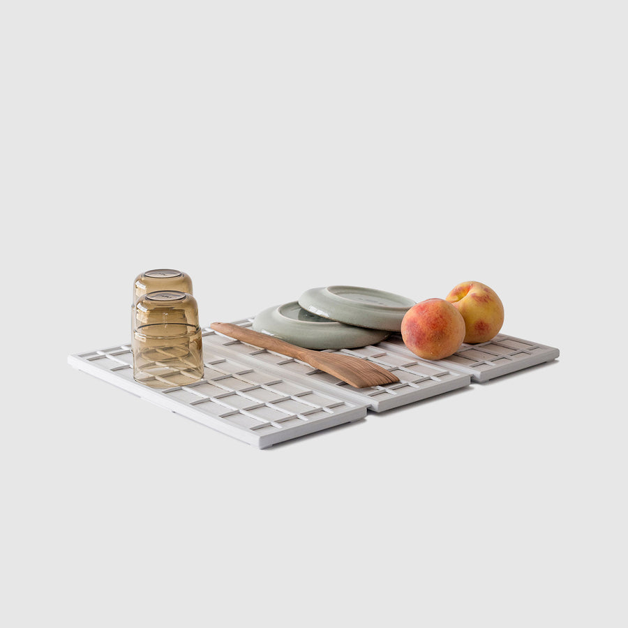 Ridge Dish Pad in Glacier on white background.