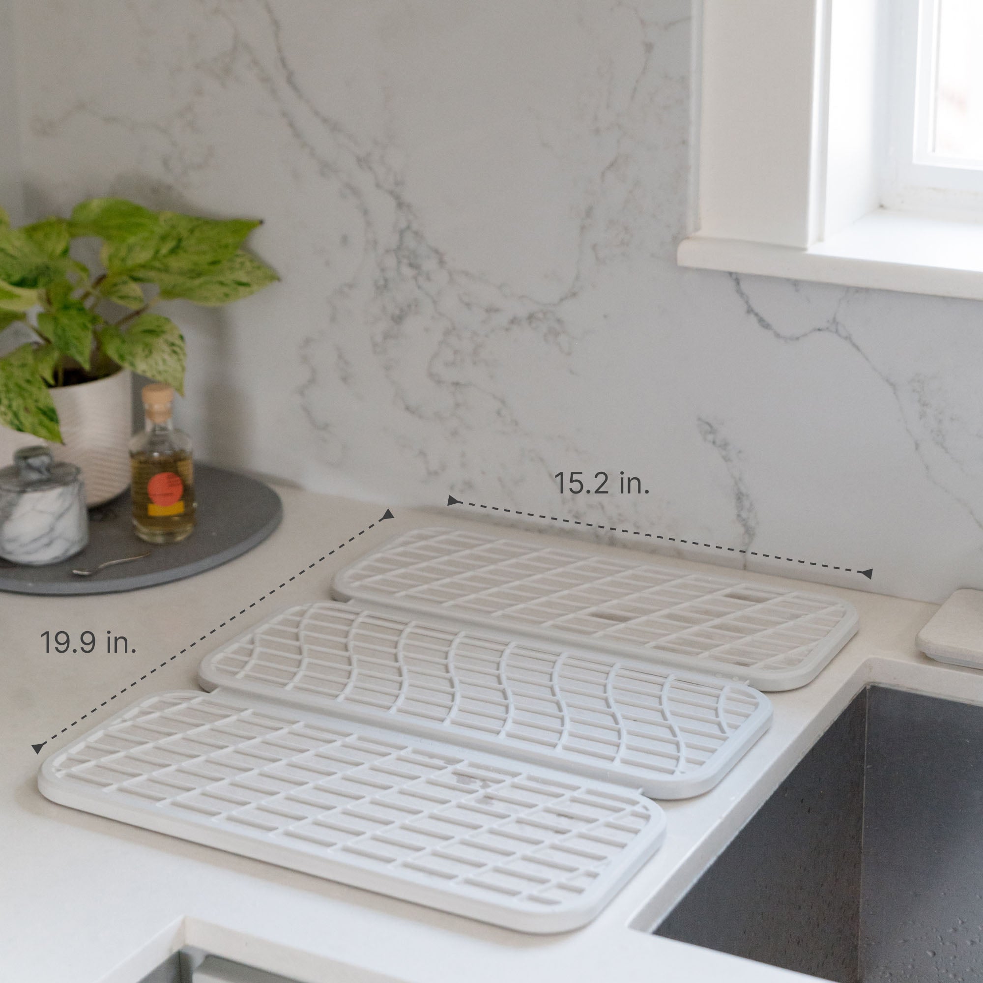 Drift Glacier Dish Pad: 19.9in x 15.2in