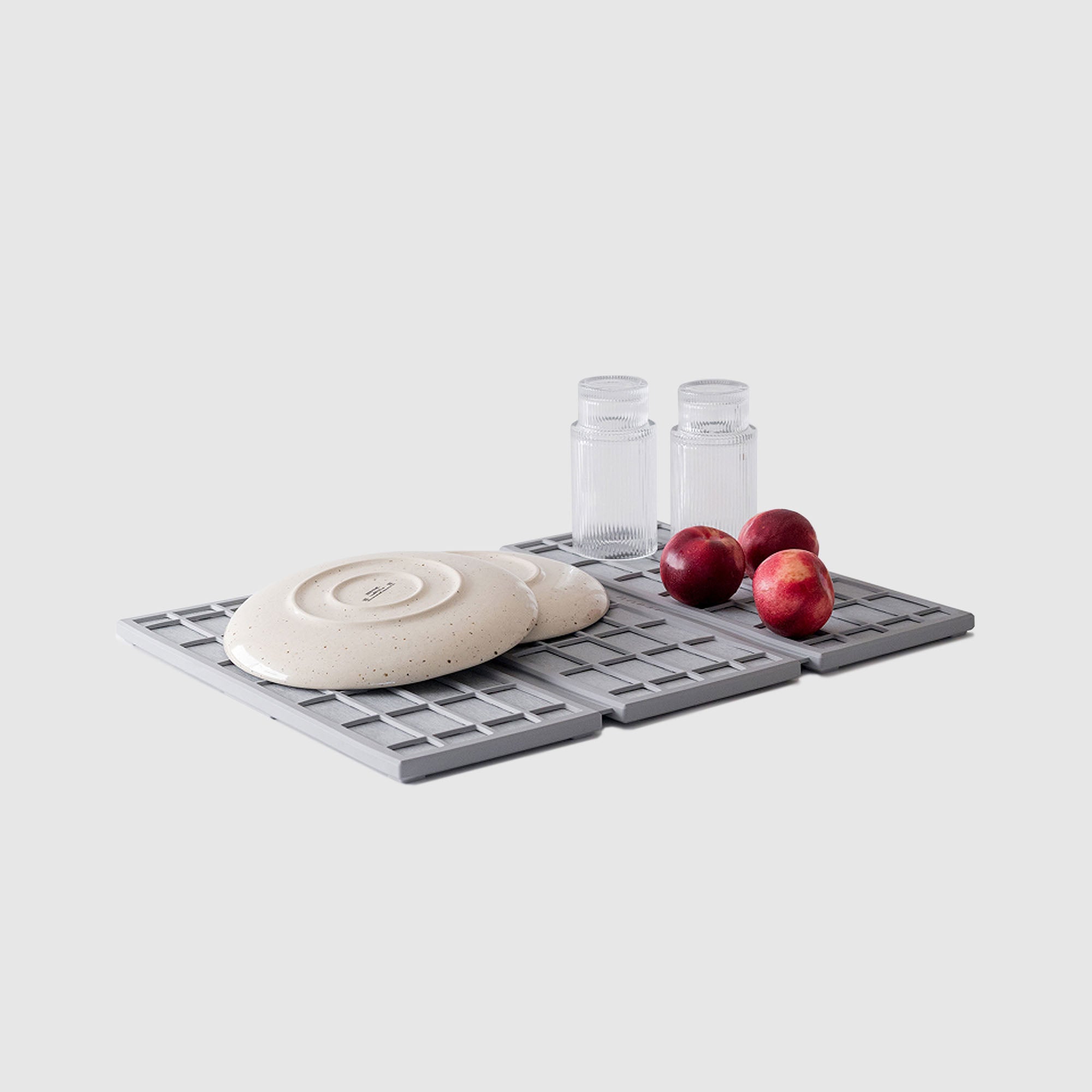 Ridge Dish Pad in Ash on white background.