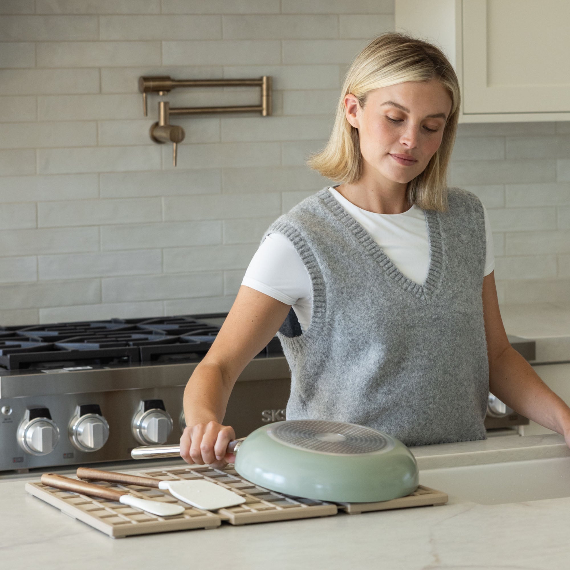 Clay Ridge Dish Pad with dishes in kitchen
