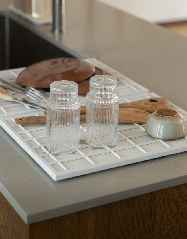 Dorai Dish Rack with dishes. 
