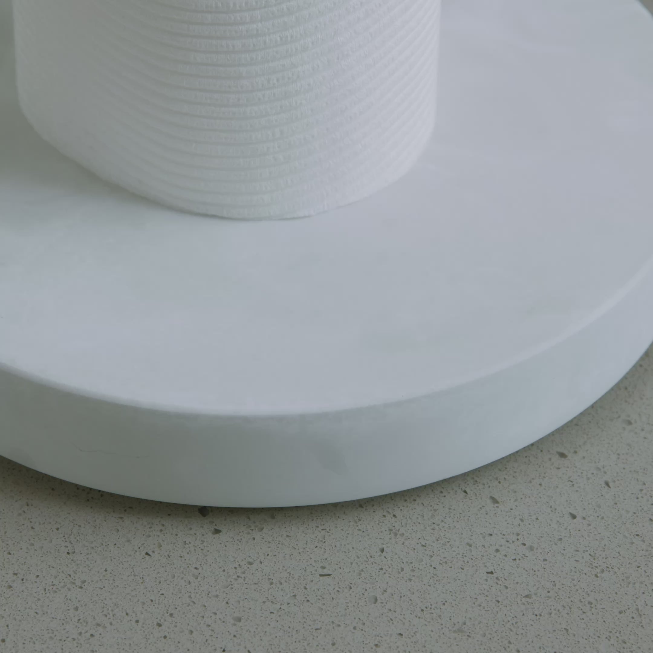 Glacier Paper Towel Holder is quick-drying.