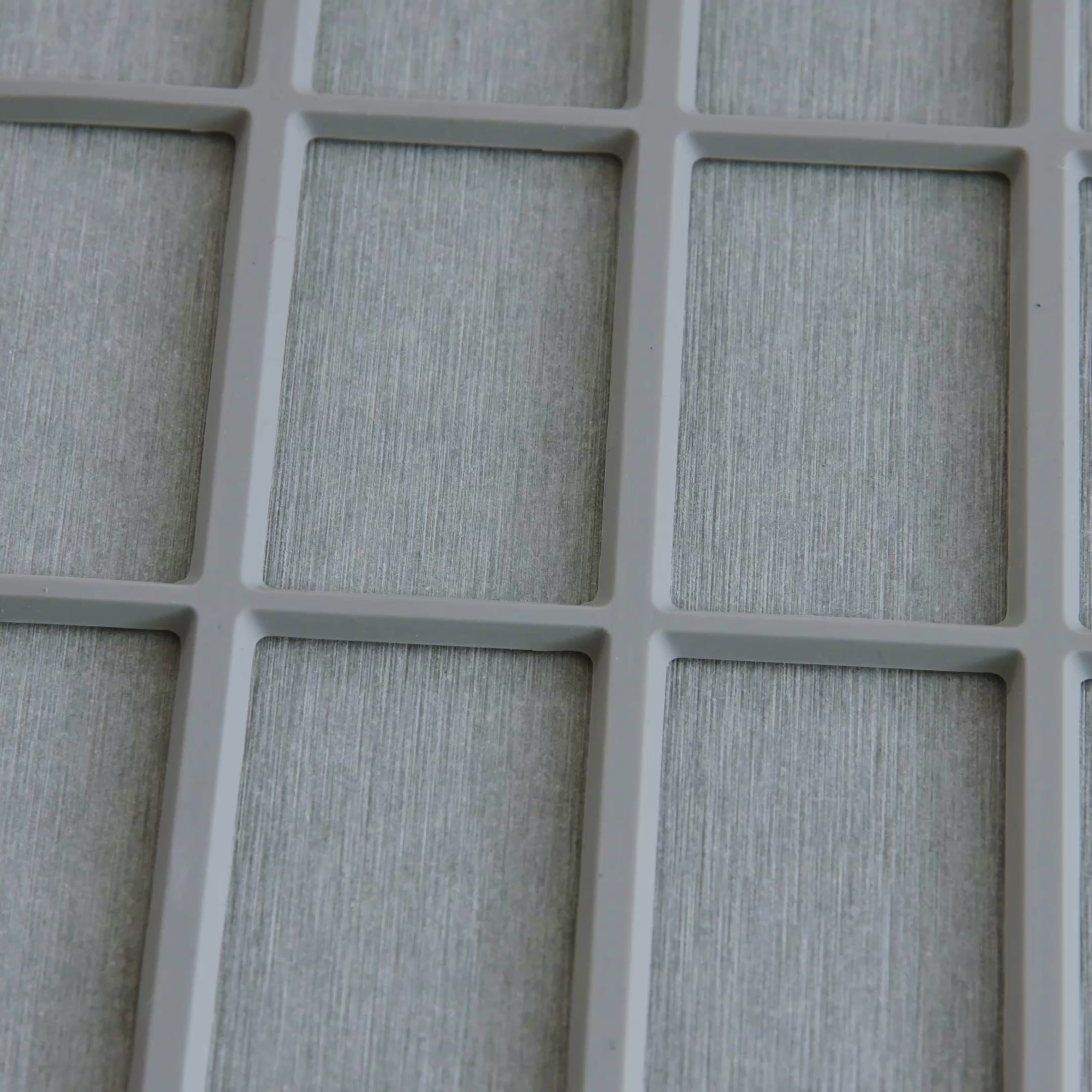 Ridge detailing on Ash Large Dish Pad.