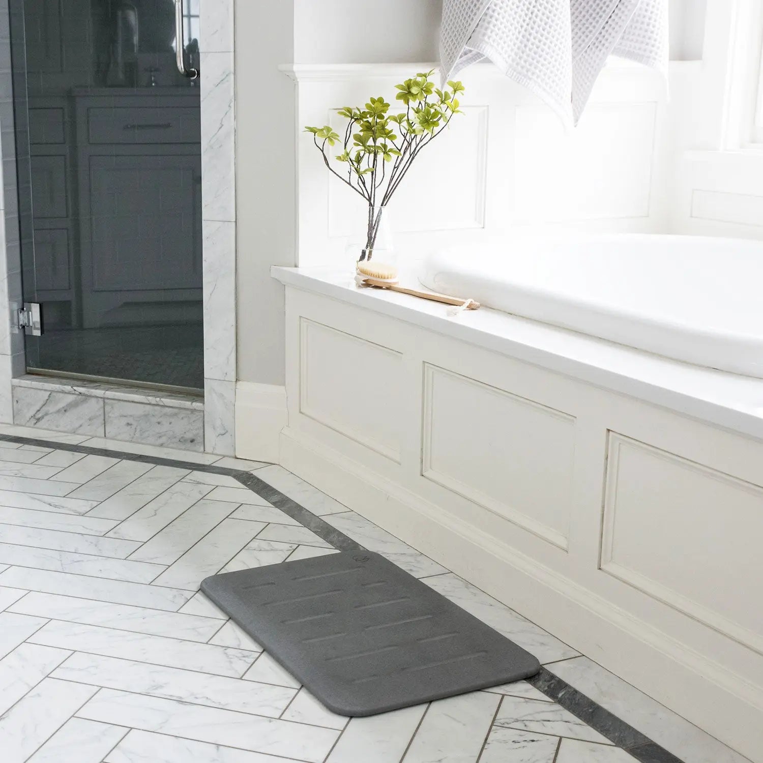 Dorai Home Bath Stone – Luxury Diatomite Stone Bath Mat – Instantly Removes Water – Non-Slip Surface – Modern and Stylish Design – Zen Sandstone